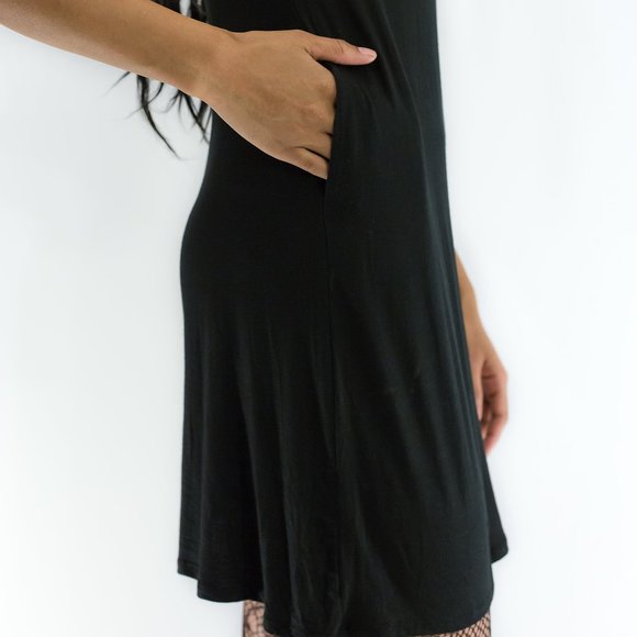 Lightweight Black Dress with front pockets - Picture 3 of 3